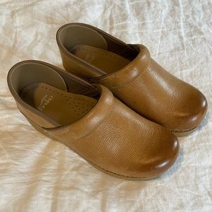 Dansko’s Womens Professional Clogs